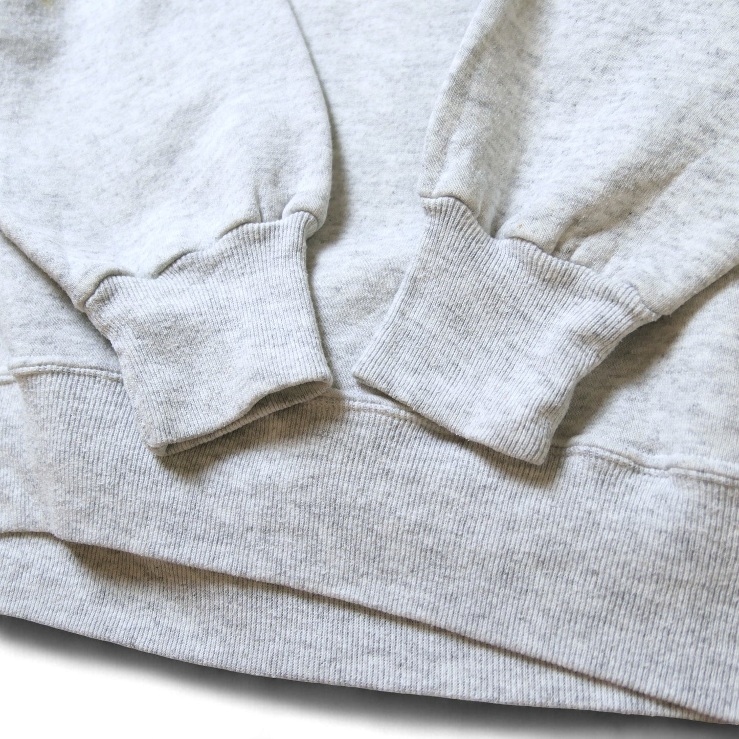 VINTAGE 90s L-XL Plain Sweatshirt -Russell Athletic-